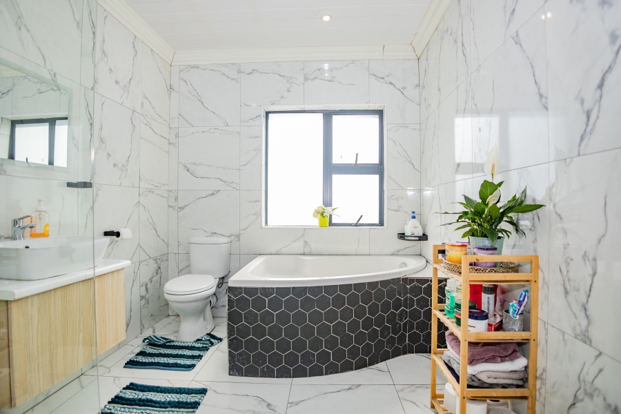 3 Bedroom Property for Sale in Belhar Western Cape